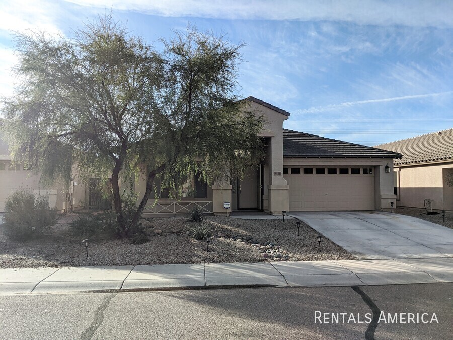 9125 West Riverside Avenue in Tolleson, AZ - Building Photo