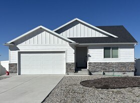 336 Destiny Wy in Tooele, UT - Building Photo