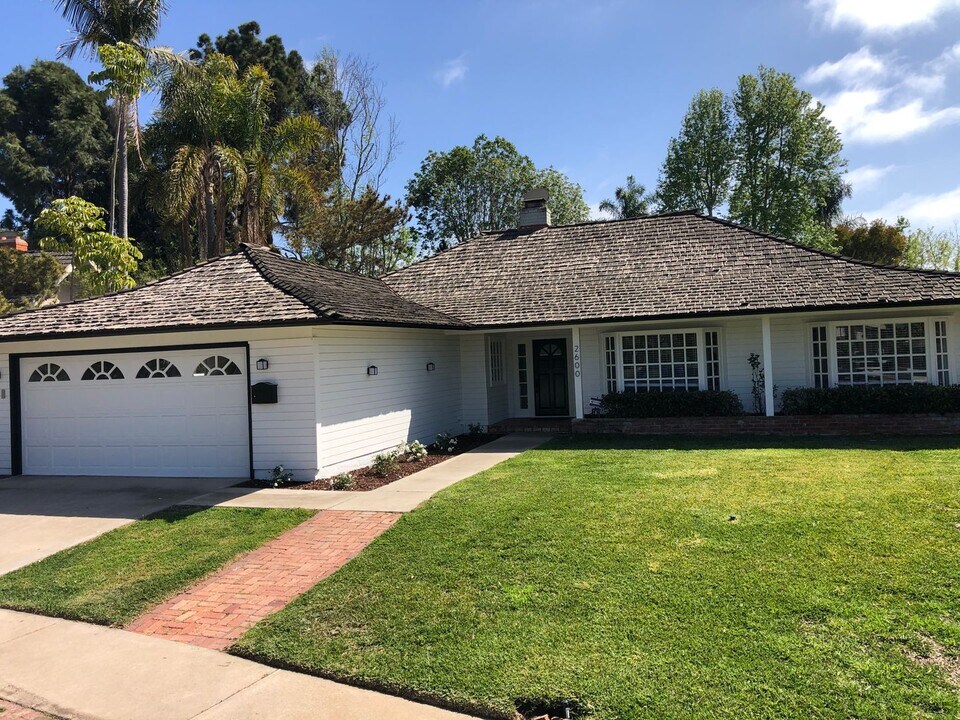 2600 Basswood St in Newport Beach, CA - Building Photo