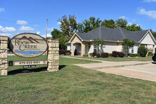 Rock Creek Apartments in Fort Smith, AR - Building Photo