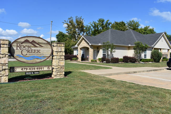 Rock Creek Apartments in Fort Smith, AR - Foto de edificio - Building Photo