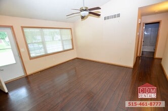 5804 SW 4th St in Des Moines, IA - Building Photo - Building Photo