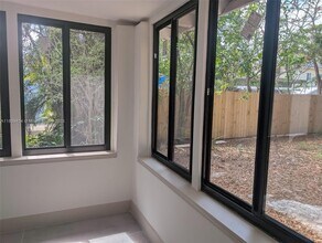 421 SW 11th St in Fort Lauderdale, FL - Building Photo - Building Photo