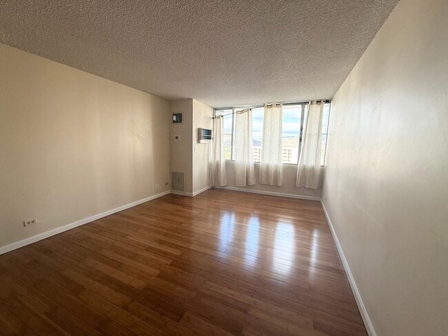 3045 Ala Napuaa Pl in Honolulu, HI - Building Photo - Building Photo