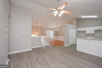 165 Fields Creek Way in Covington, GA - Foto de edificio - Building Photo