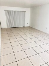 7430 SW 82nd St in Miami, FL - Building Photo - Building Photo