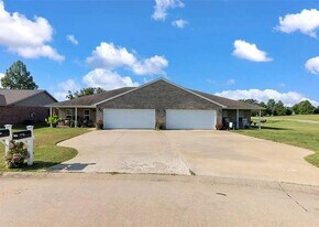 2497-2499 Winesap Dr in Jackson, MO - Building Photo