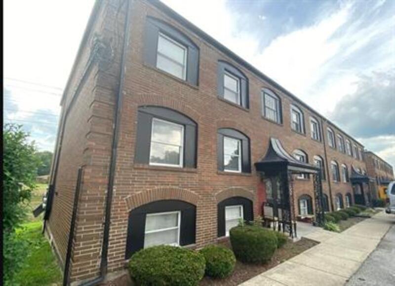 4901 Saddlebrook Ln in Louisville, KY - Building Photo