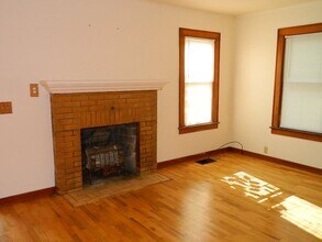 2718 S Nebraska St in Marion, IN - Foto de edificio - Building Photo