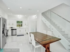 833 SW 17th St-Unit -#2 in Fort Lauderdale, FL - Building Photo - Building Photo