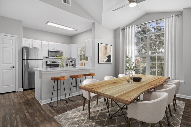 Isabella Apartment Homes in Greenwood Village, CO - Foto de edificio - Building Photo