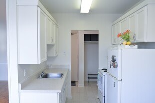 365 Edison Avenue in Winnipeg, MB - Building Photo