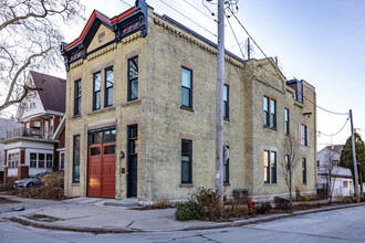 Cross Winds at the Creek Condominiums in Cudahy, WI - Building Photo - Building Photo