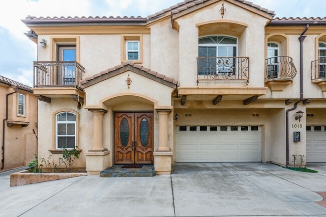 1018 W Huntington Dr in Arcadia, CA - Building Photo - Building Photo