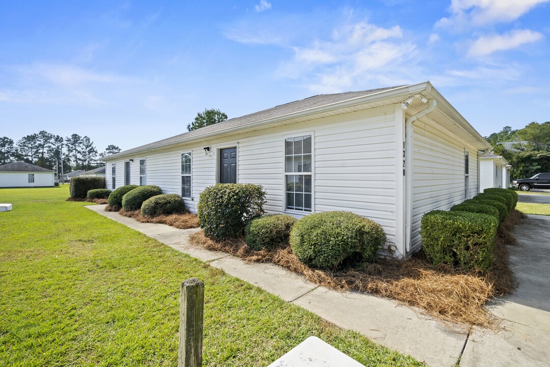 1318 Harmony St in Florence, SC - Building Photo