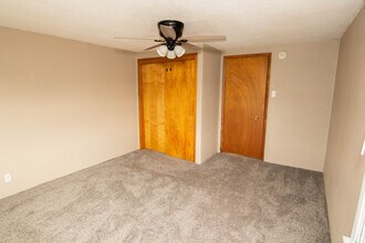 1538 Starline Ave, Unit 1 in Osceola, IA - Foto de edificio - Building Photo