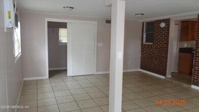 1204 Crown Dr in Jacksonville, FL - Building Photo - Building Photo