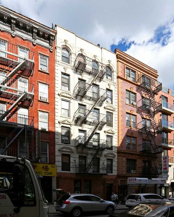 160 Mott St in New York, NY - Building Photo