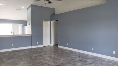 5141 Pine Needle Dr in Mascotte, FL - Building Photo - Building Photo