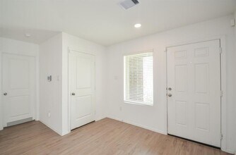 4127 Saltillo Lakes Dr in Baytown, TX - Building Photo - Building Photo