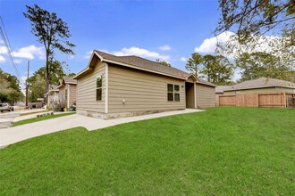 9648 Warm Spring in Willis, TX - Building Photo - Building Photo