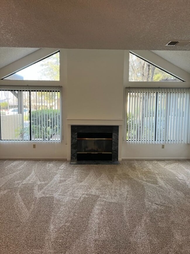 property at 22 Sierra Lakeside Ln