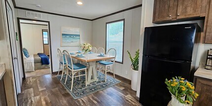 76 E U.S. Hwy 6 in Valparaiso, IN - Building Photo - Building Photo