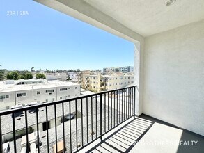 11155 Huston St, Unit 306 in Los Angeles, CA - Building Photo - Building Photo