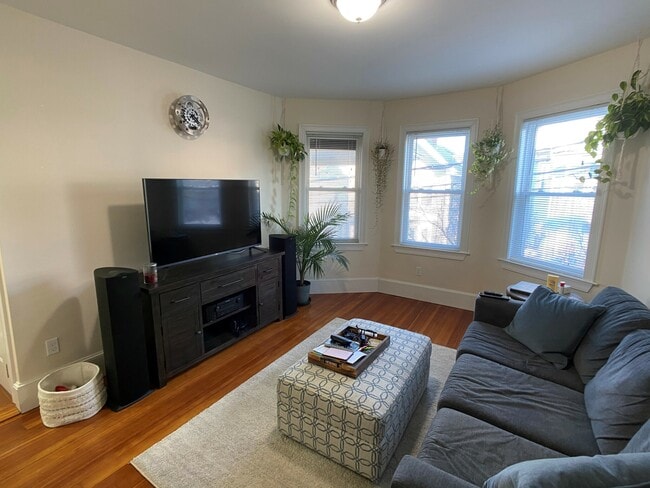 15 Sargent Ave, Unit 2