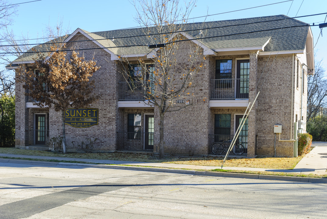 Sunset Place in Denton, TX - Building Photo