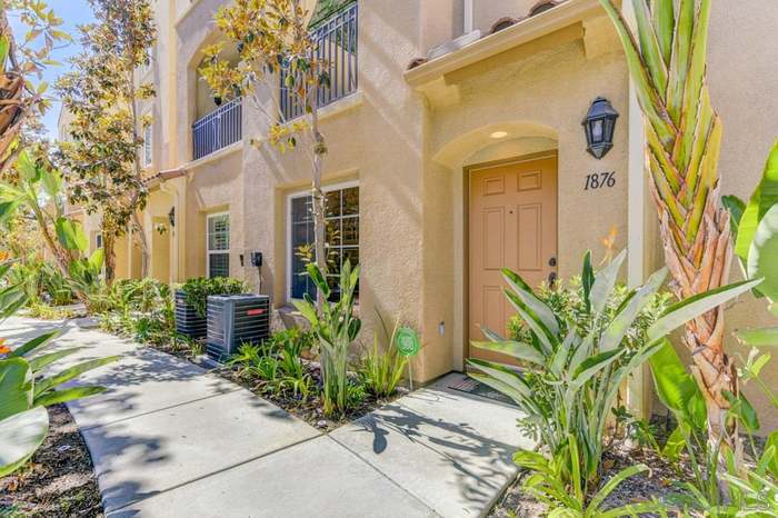 1876 Caminito Treviana in Chula Vista, CA - Building Photo