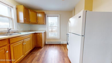 31-33-33 S Washington St in Athens, NY - Building Photo - Building Photo