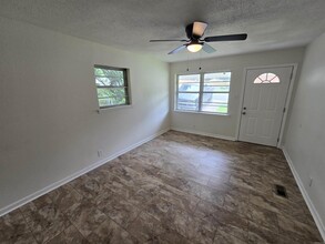 2010 S Park St in Little Rock, AR - Building Photo - Building Photo