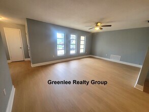 7605 Greybirch Terrace in Port Richey, FL - Building Photo - Building Photo