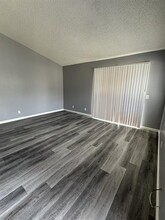 2652 Shadow Hills Dr, Unit 33 in San Bernardino, CA - Foto de edificio - Building Photo