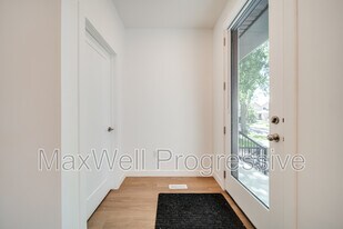 11315-11358 58 Ave NW in Edmonton, AB - Building Photo