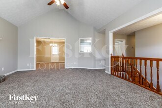 6403 Flat Rock Dr in Flowery Branch, GA - Foto de edificio - Building Photo