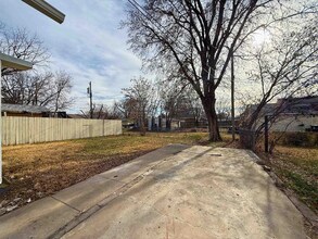 904 E Ash St in Salina, KS - Building Photo - Building Photo