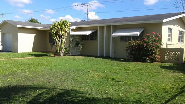 20341 SW 117th Ave in Miami, FL - Building Photo - Building Photo