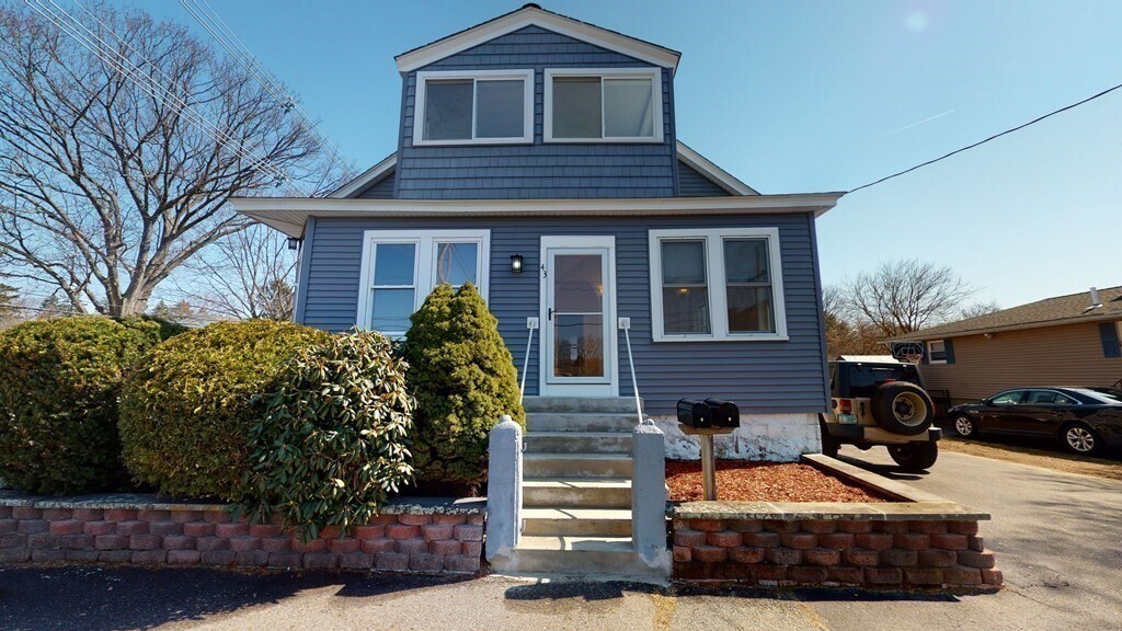 43 Edgewater Ave in Shrewsbury, MA - Building Photo