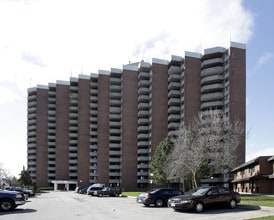 Robin Hood in Toronto, ON - Building Photo - Building Photo