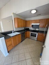 3065 Parade Ln SW in Concord, NC - Foto de edificio - Building Photo