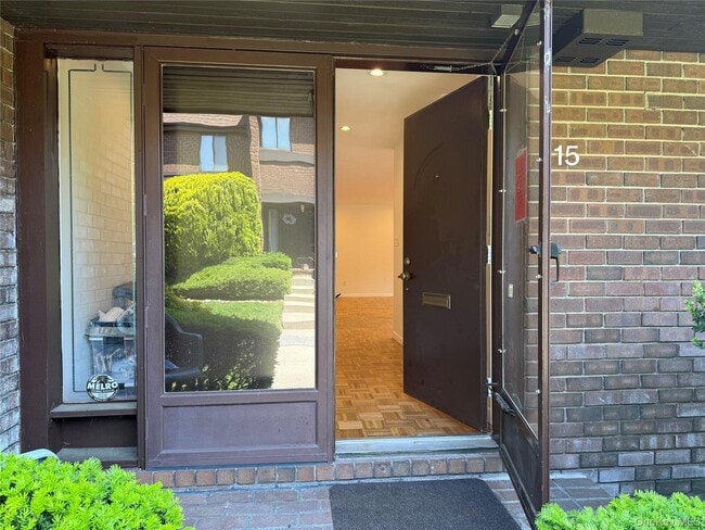 15 Old Field in Roslyn, NY - Building Photo - Building Photo