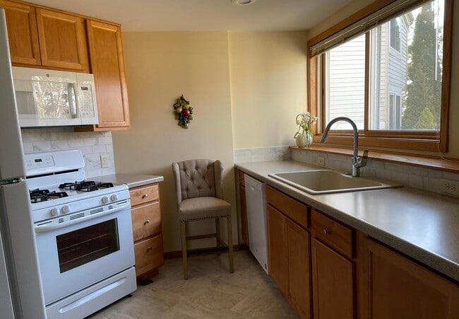 440 N Westfield Rd, Unit Rental Unit