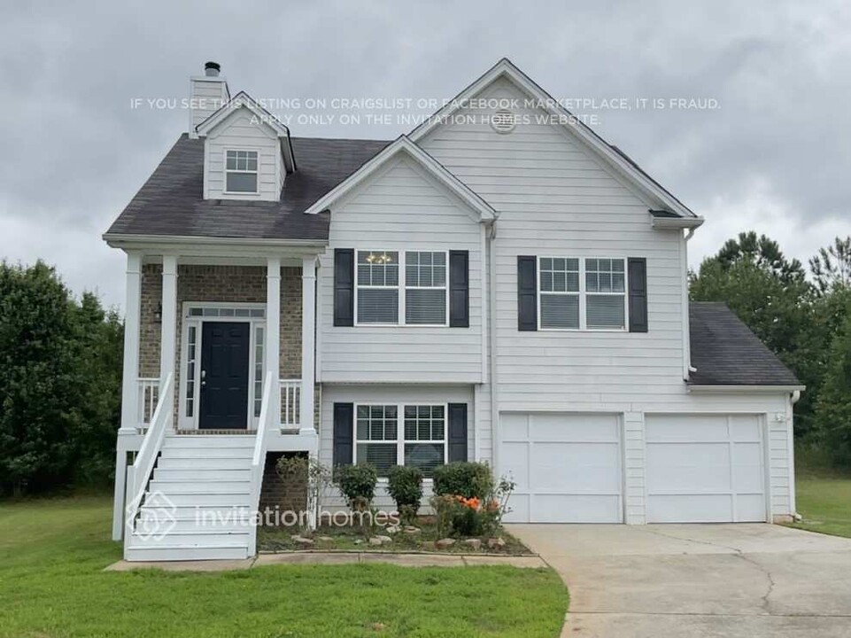 250 Happy Trail in Locust Grove, GA - Building Photo