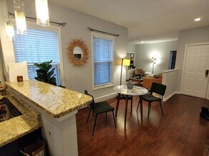 61 West Cedar St, Unit 2 in Boston, MA - Building Photo - Building Photo