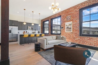 1148 S Peters St in New Orleans, LA - Building Photo - Building Photo