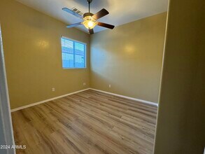 2524 W Fawn Dr in Phoenix, AZ - Building Photo - Building Photo