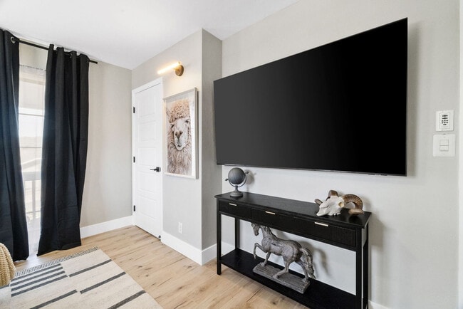 property at 304 E Goodwin St