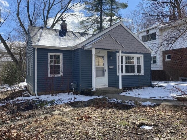 property at 601 W Hoover Ave